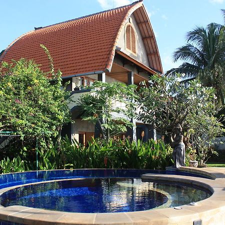 Cleopatra Beach Bungalows Hotell Lovina Exteriör bild