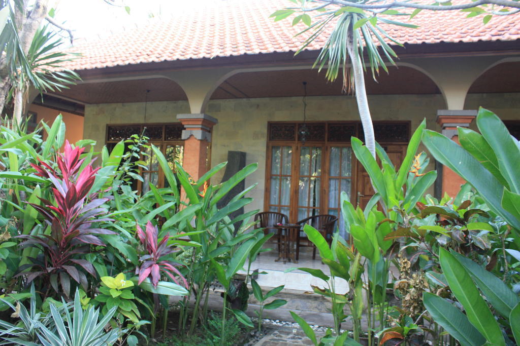 Cleopatra Beach Bungalows Hotell Lovina Rum bild