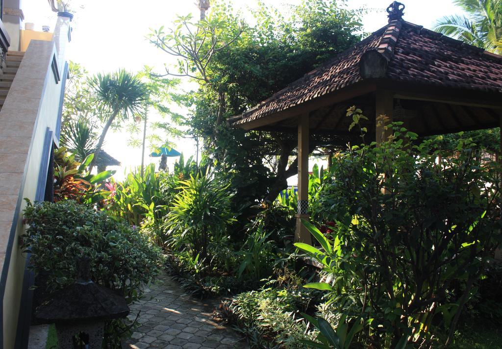 Cleopatra Beach Bungalows Hotell Lovina Exteriör bild