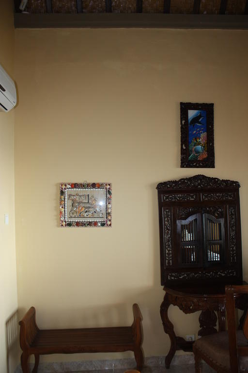 Cleopatra Beach Bungalows Hotell Lovina Rum bild
