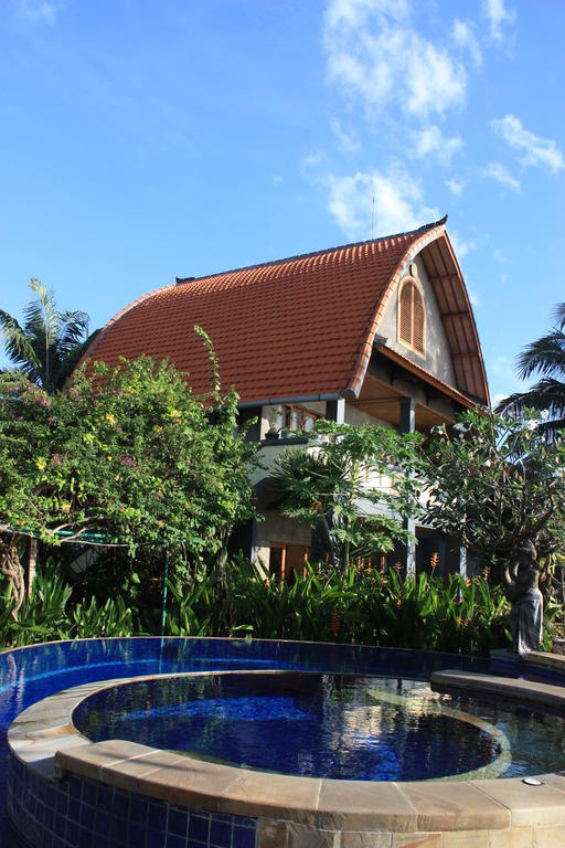 Cleopatra Beach Bungalows Hotell Lovina Exteriör bild