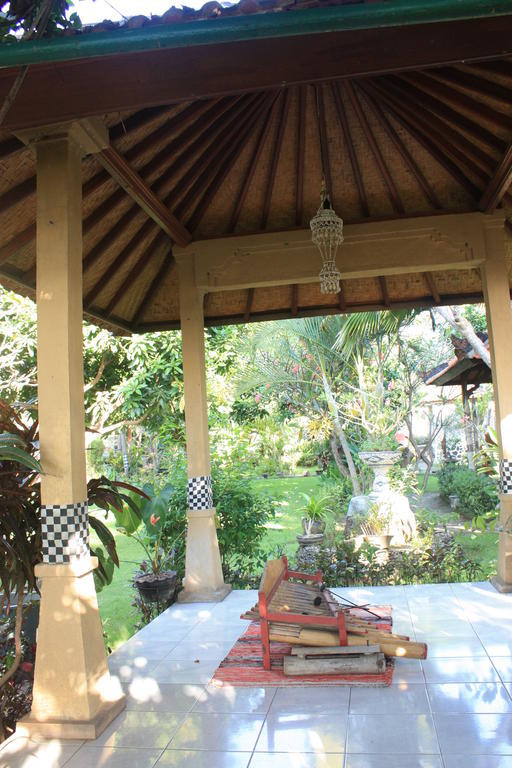 Cleopatra Beach Bungalows Hotell Lovina Exteriör bild