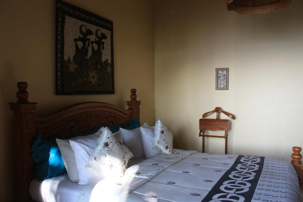Cleopatra Beach Bungalows Hotell Lovina Exteriör bild
