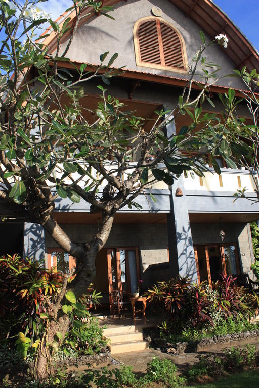 Cleopatra Beach Bungalows Hotell Lovina Exteriör bild