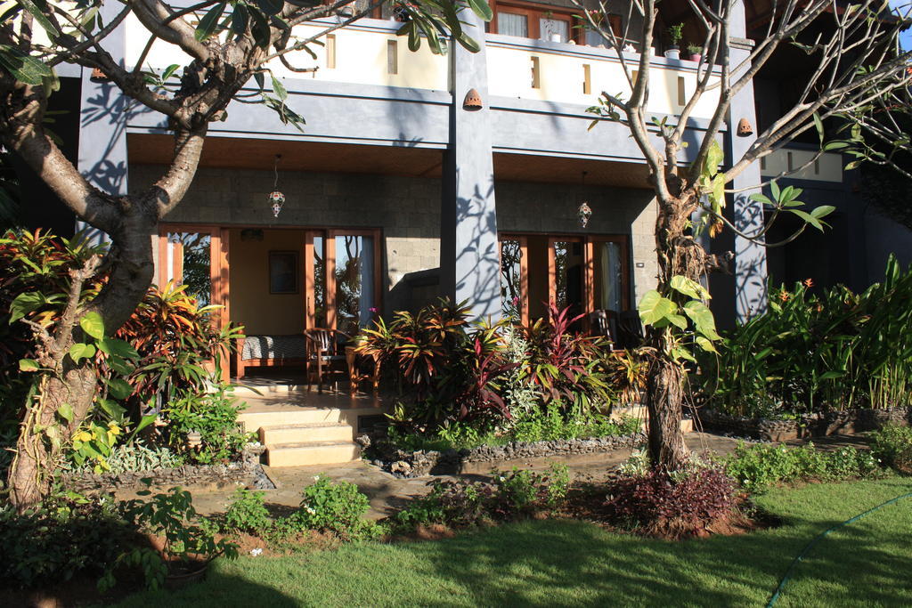 Cleopatra Beach Bungalows Hotell Lovina Exteriör bild